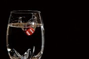 茅臺(tái)鎮(zhèn)貼牌酒亂象調(diào)查：西鳳不帶酒、汾酒集團(tuán)≠杏花村
