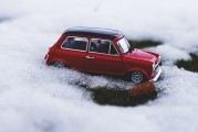 大利好！車市、股市都“沸騰”了！汽車以舊換新補貼來了，買新能源乘用車補2萬元！有車企已迅速跟進