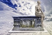 夢(mèng)到上墳的寓意與解讀，夢(mèng)到上墳的寓意與解讀