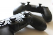 PS4是否仍有免費(fèi)游戲？，PS4的游戲存檔和更新可能免費(fèi)