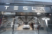 最新！特斯拉召回約23.9萬輛電動汽車！啥情況？