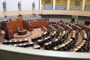 亞威股份:第六屆董事會第二十一次會議決議公告