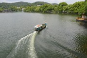 解析夢(mèng)中在河里游泳的深層含義，解析夢(mèng)中在河里游泳的深層含義