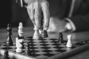 師徒游戲中下棋的妙趣與深意，師徒棋局，游戲中的趣味與哲理探索