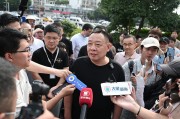 連發(fā)11條動(dòng)態(tài)！于東來(lái)發(fā)聲：大家不要擔(dān)心我，若干年后，胖東來(lái)不是什么傳奇也不是神話(huà)
