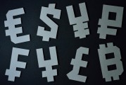 國(guó)際金融協(xié)會(huì)預(yù)計(jì)熊貓債將繼續(xù)大幅增長(zhǎng)，其余額已超日本武士債