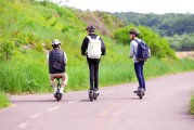 共享單車熱點新聞，綠色出行新風(fēng)尚，挑戰(zhàn)與機遇并存，共享單車，綠色出行新潮流，機遇與挑戰(zhàn)并行