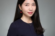 如何理解基金的費用結構與投資者回報之間的關系？