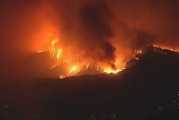 上萬座建筑被燒，經(jīng)濟(jì)損失超萬億！美國加州山火持續(xù)肆虐，拜登發(fā)聲，小特朗普炮轟