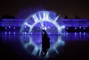 傳遞溫暖，點(diǎn)亮希望—正能量新聞的力量，正能量新聞，傳遞溫暖，照亮希望之光