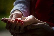 揭秘定制婚戒網(wǎng)站排名，如何挑選心儀的珠寶伴侶，定制婚戒網(wǎng)站大揭秘，挑選珠寶伴侶指南