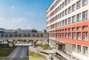華南職業(yè)教育(06913)：嶺南職業(yè)技術學院與廣東集盛建設訂立施工總承包合約