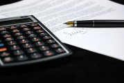 如何處理期貨合約到期的問題？這些處理方法有什么風(fēng)險？
