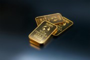 如何分析看漲看跌期權(quán)的市場(chǎng)表現(xiàn)？這種分析對(duì)投資有何指導(dǎo)意義？