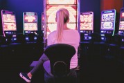 女生免費(fèi)游戲換裝攻略，讓你在游戲中更加酷炫，3款女生免費(fèi)換裝游戲推薦，讓裝扮變得更具個性