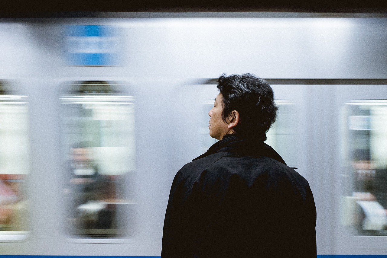 夢中的時間緊迫，趕火車的焦慮與挑戰(zhàn)