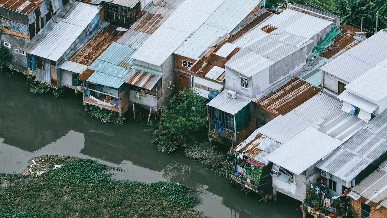 中共中央：加快建立租購(gòu)并舉的住房制度，加快構(gòu)建房地產(chǎn)發(fā)展新模式