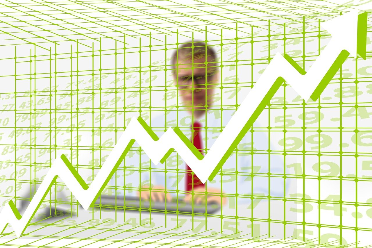 10月社會(huì)消費(fèi)品零售總額同比增長(zhǎng)4.8%，比上月加快1.6個(gè)百分點(diǎn)
