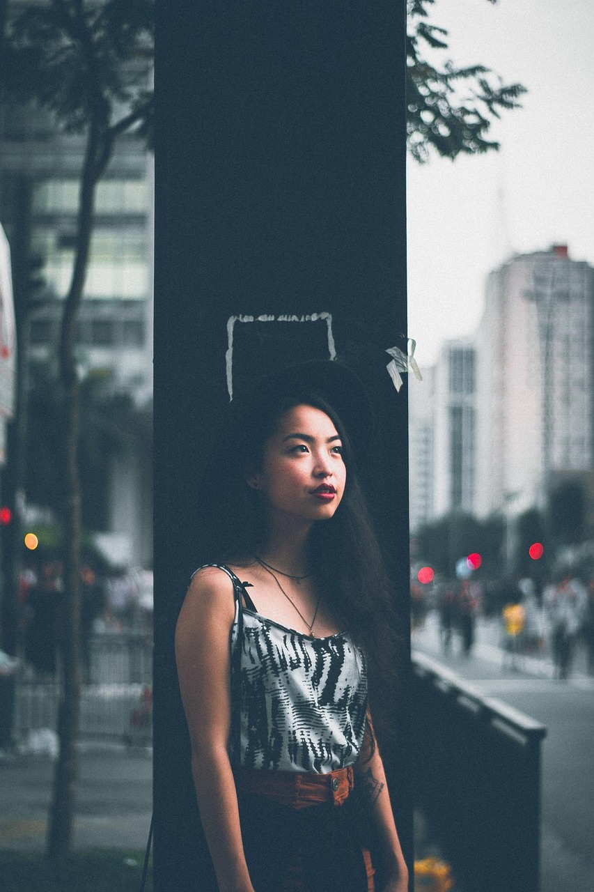 2023年度女性時尚網(wǎng)站排名解析，潮流風(fēng)向標(biāo)下的美麗盛宴