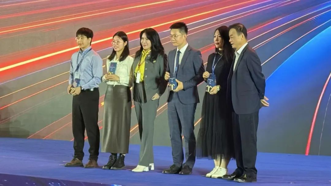 倍頭條 | 倍杰特董事長權(quán)秋紅受邀出席2024證券時(shí)報(bào)·新財(cái)富雜志分析師年會頒獎禮
