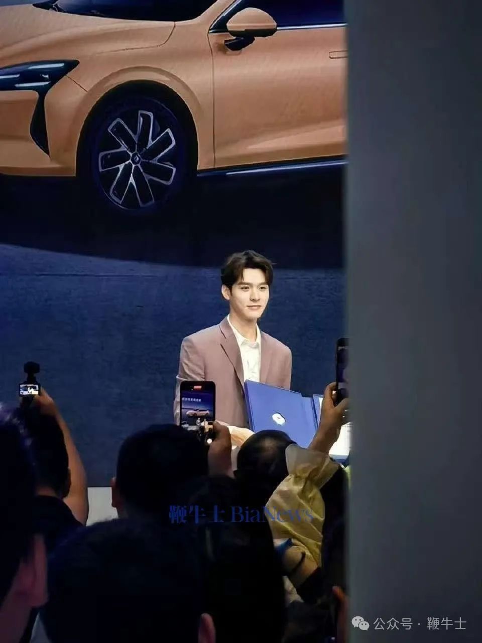 上海車展「車?！贡P點(diǎn)：小鵬機(jī)器人吸睛，比亞迪派出悟空