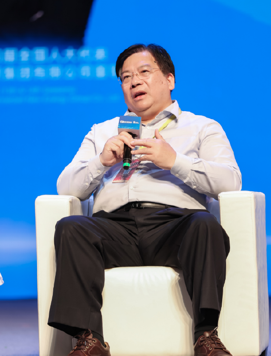 沈坤榮：在發(fā)展智能技術(shù)時(shí)，需加強(qiáng)風(fēng)險(xiǎn)管控