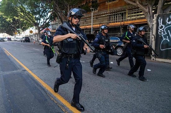 美國加州州長將就國民警衛(wèi)隊(duì)部署問題對(duì)政府提起訴訟