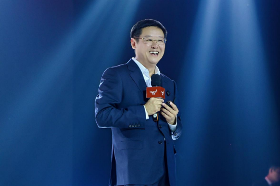 珍酒李渡吳向東直播首秀全網(wǎng)最熱，牛市啤酒重磅上新